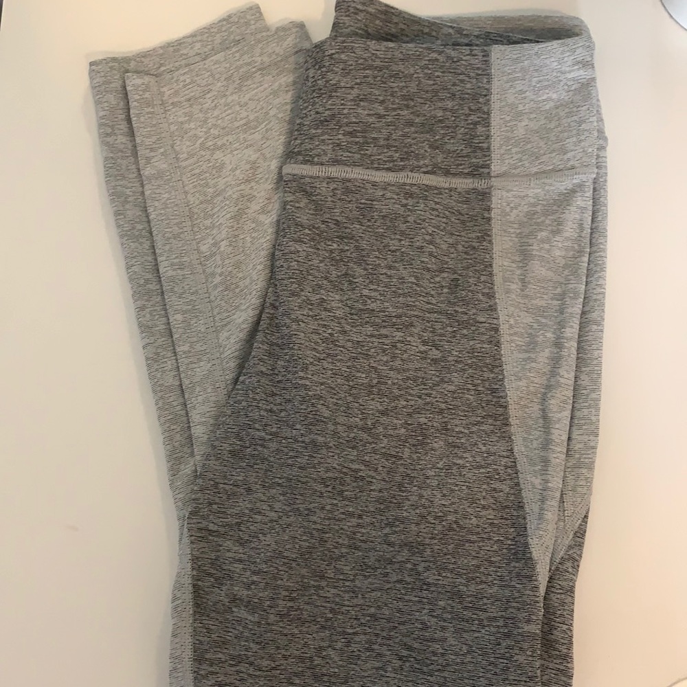Medium two-tone gray leggings